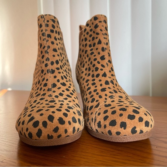 TOMS Kelsey Wedge Bootie Leopard Print Suede Size 7.5 - Picture 8 of 13